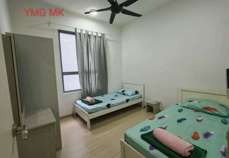 The Tresor @ Gravit 8 *