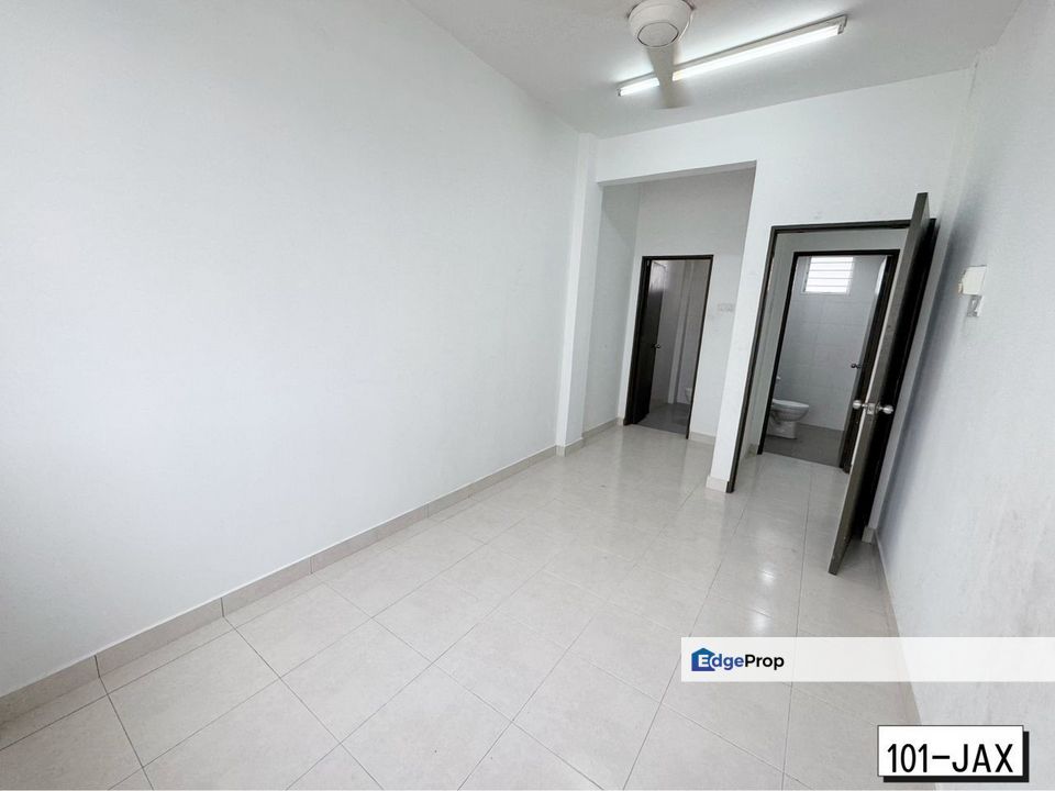 BELOW MARKET PRICE 🔥🔥🔥  Orchis Apartment Bandar Parklands Klang Basic Unit Gated Guarded For Sale , Selangor, Klang