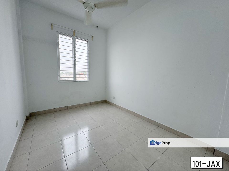 BELOW MARKET PRICE 🔥🔥🔥  Orchis Apartment Bandar Parklands Klang Basic Unit Gated Guarded For Sale , Selangor, Klang