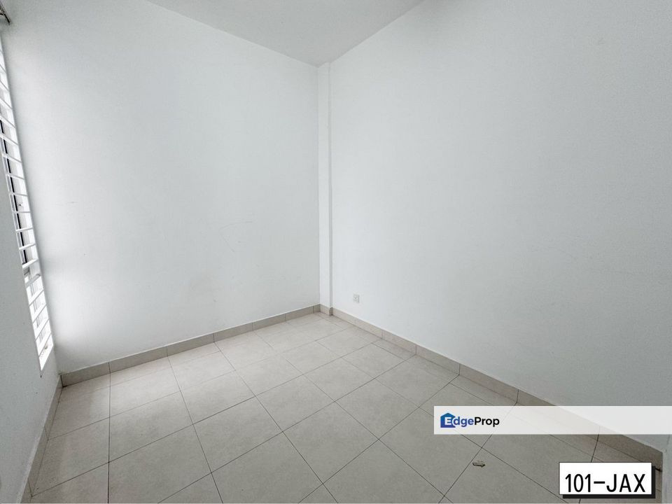 BELOW MARKET PRICE 🔥🔥🔥  Orchis Apartment Bandar Parklands Klang Basic Unit Gated Guarded For Sale , Selangor, Klang