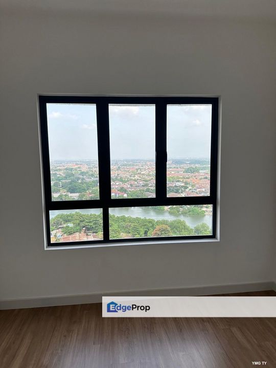 Berkeley Uptown Residence Basic Condition Kitchen cabinet  2 water heaters 2 parking Lots For Rent , Selangor, Klang