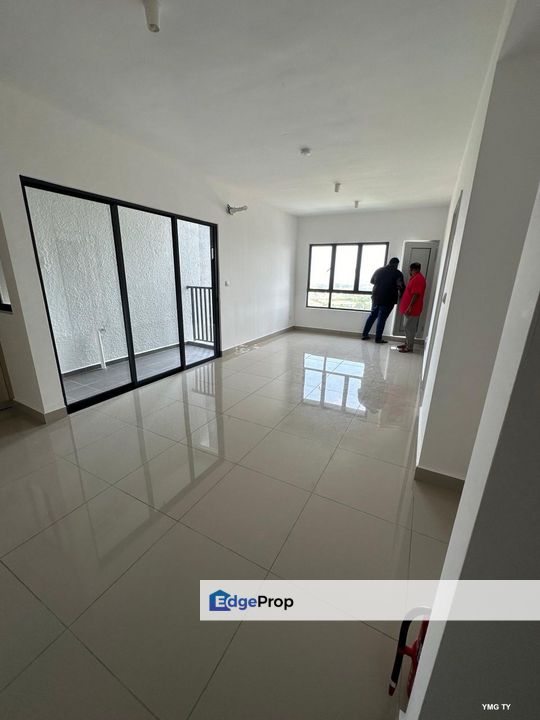 Berkeley Uptown Residence Basic Condition Kitchen cabinet  2 water heaters 2 parking Lots For Rent , Selangor, Klang