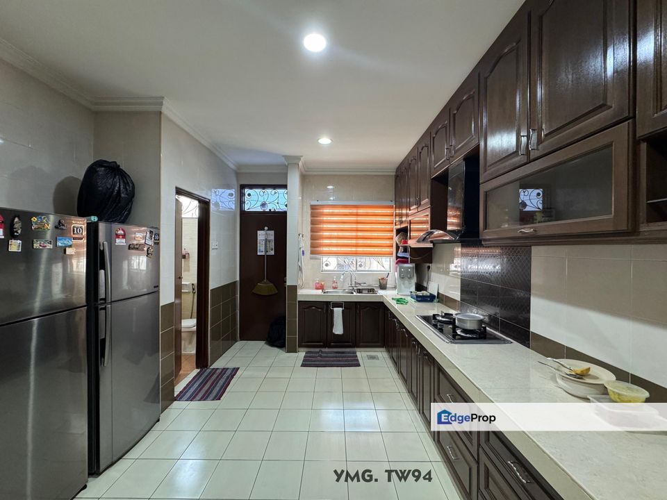 Batu Belah Klang (Jalan Sentosa) Double Storey Fully Renovated Fully Extended Fully Furnished Gated & Guarded For Sale , Selangor, Klang