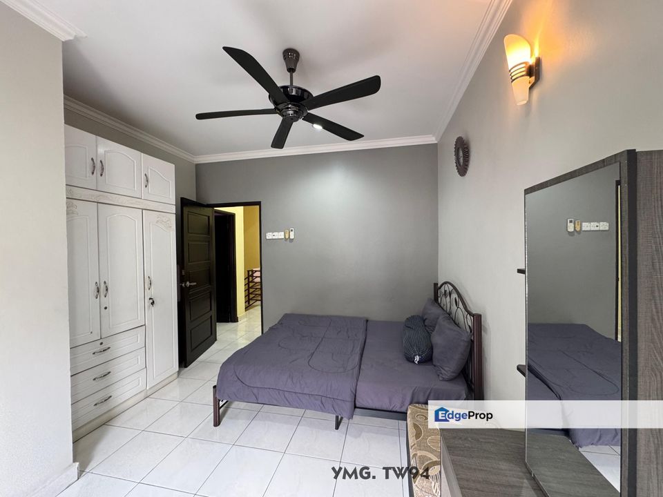 Batu Belah Klang (Jalan Sentosa) Double Storey Fully Renovated Fully Extended Fully Furnished Gated & Guarded For Sale , Selangor, Klang