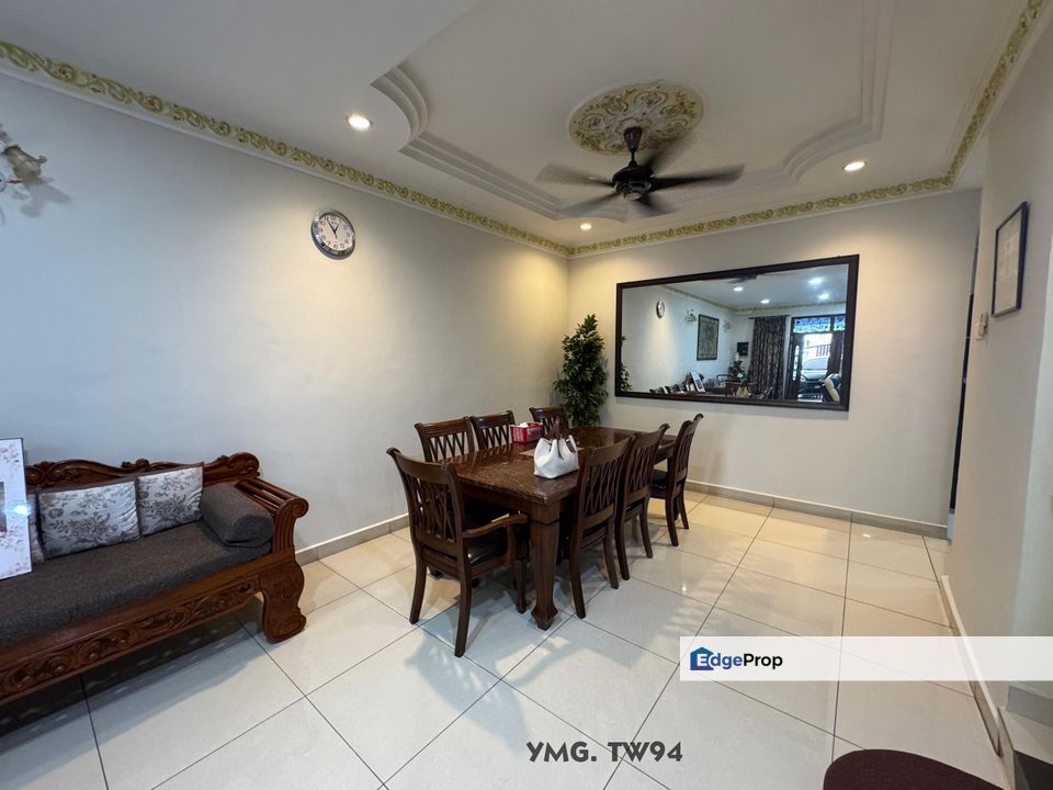 Batu Belah Klang (Jalan Sentosa) Double Storey Fully Renovated Fully Extended Fully Furnished Gated & Guarded For Sale , Selangor, Klang