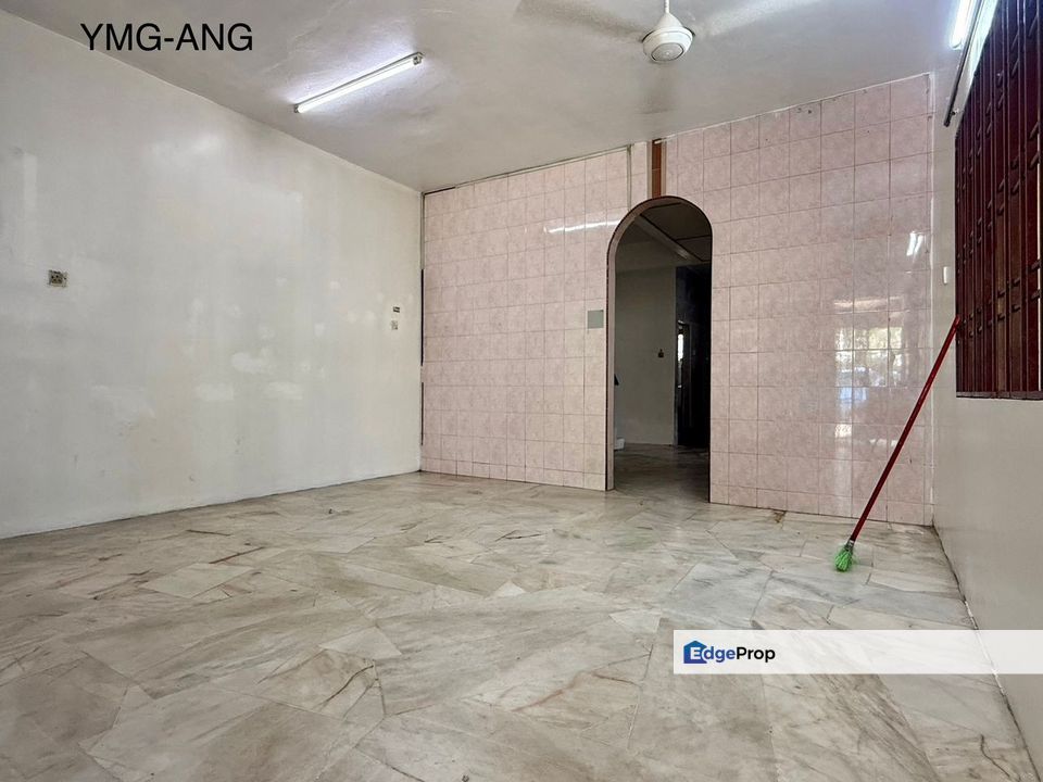 Double Storey Corner Lot Jalan Bendahara Taman Saujana Basic Condition For Rent !!! , Selangor, Klang