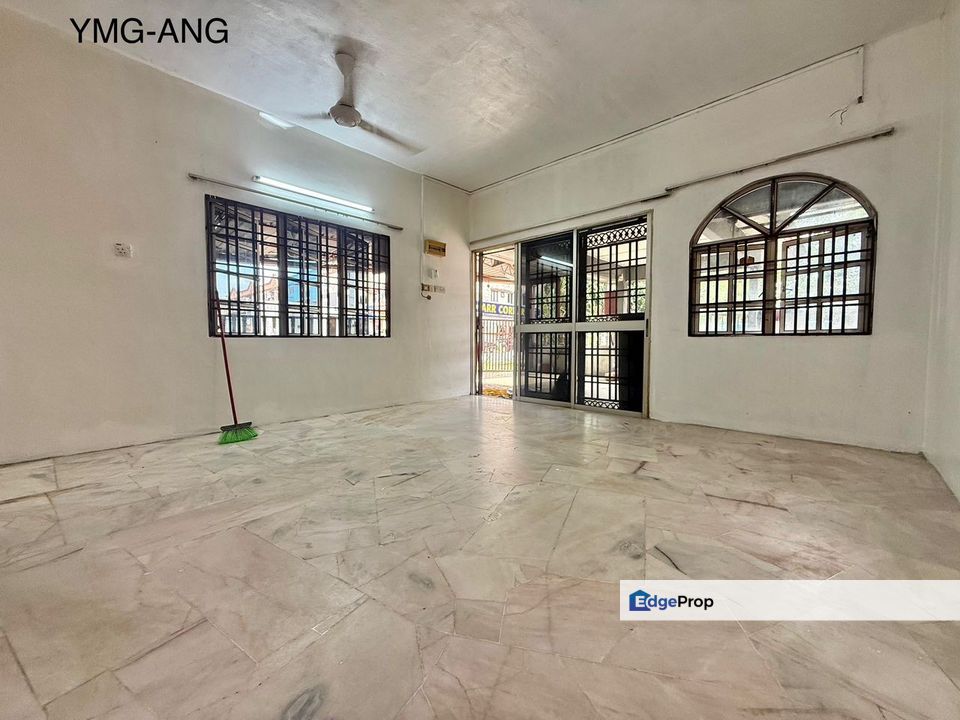 Double Storey Corner Lot Jalan Bendahara Taman Saujana Basic Condition For Rent !!! , Selangor, Klang