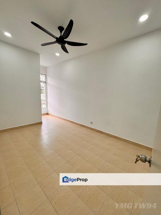 Bandar Parklands Delima Double Storey Endlot Basic Unit With Good Condition Gated Guarded For Sale , Selangor, Klang