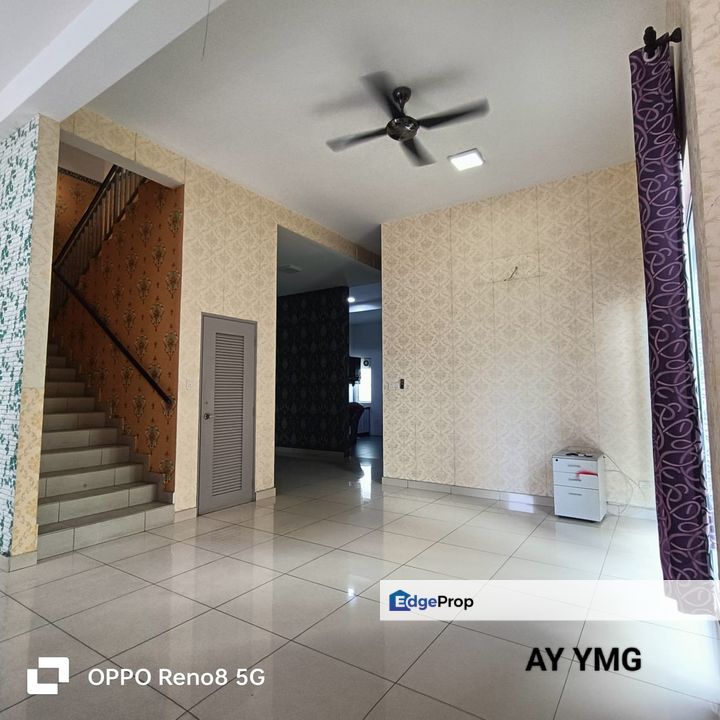 Canary Garden Double Stotey Semi-D Extra Land Partially Furnished Gated & Guarded Good Condition For Rent, Selangor, Klang