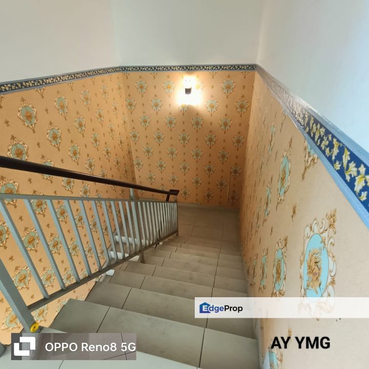 Canary Garden Double Stotey Semi-D Extra Land Partially Furnished Gated & Guarded Good Condition For Rent, Selangor, Klang