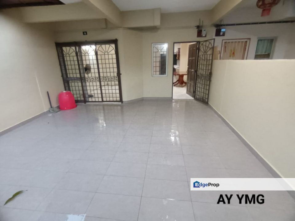 Double Storey Jln Temenggung @ Taman Sentosa Good Condition Car Proch Full Tiles For Sale, Selangor, Klang