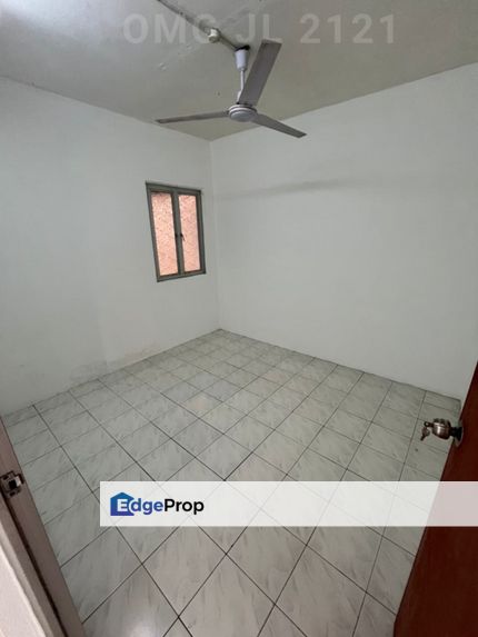24 hours security Gated Guarded Golden Villa Apartment For Rent , Selangor, Klang