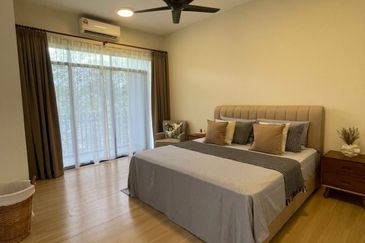 Crescent Park Townvilla