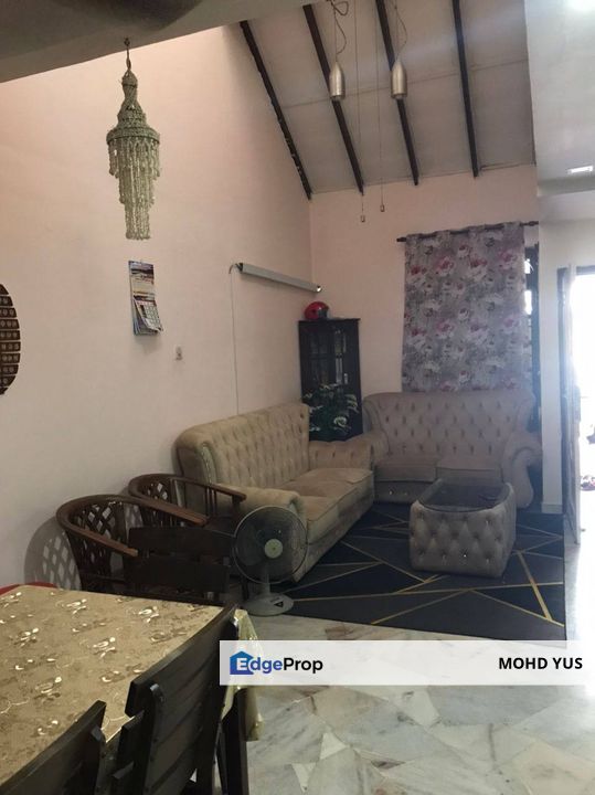 SPACIOUS FRONT YARD | Clean Interior | Price Negotiable, Selangor, Selayang