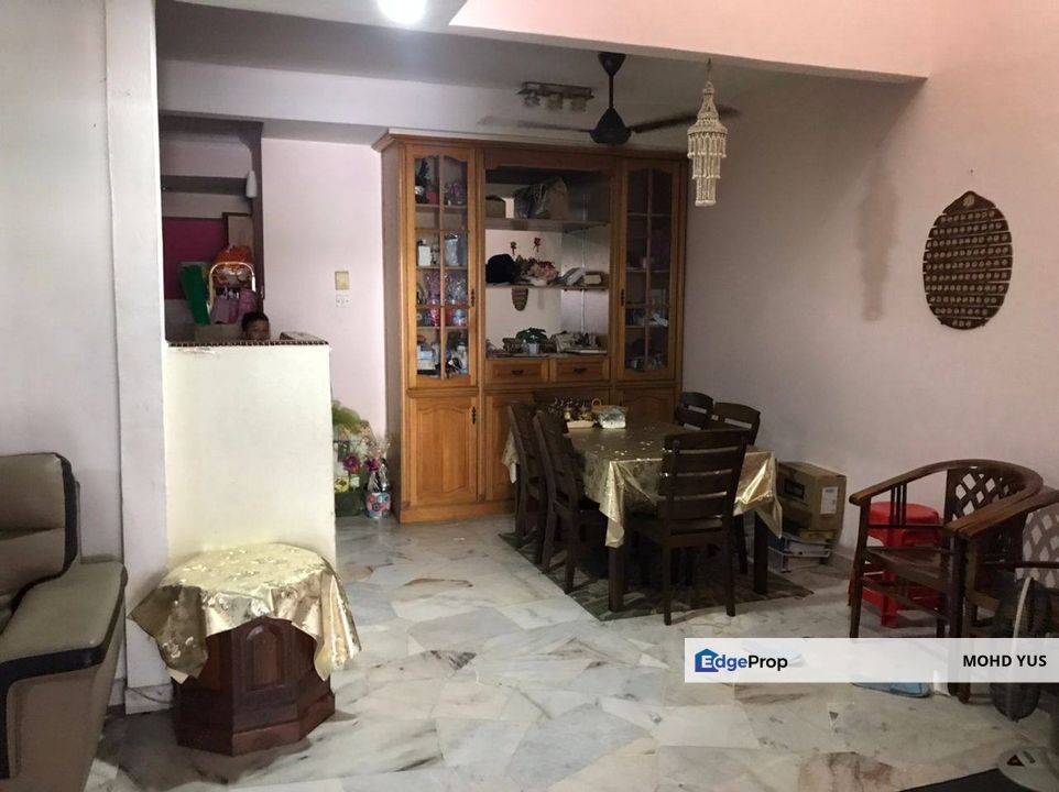 SPACIOUS FRONT YARD | Clean Interior | Price Negotiable, Selangor, Selayang
