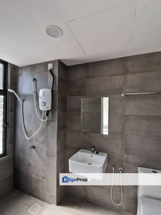 Low proce of Riana south for selling. Opposite is UCSI University. High rental return, Kuala Lumpur, Cheras