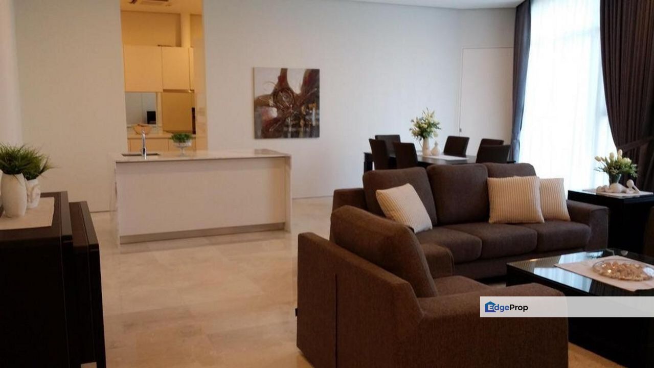 Besides of KLCC park, 7 mins walking to Suria KLCC Twin Towers, Kuala Lumpur, KLCC