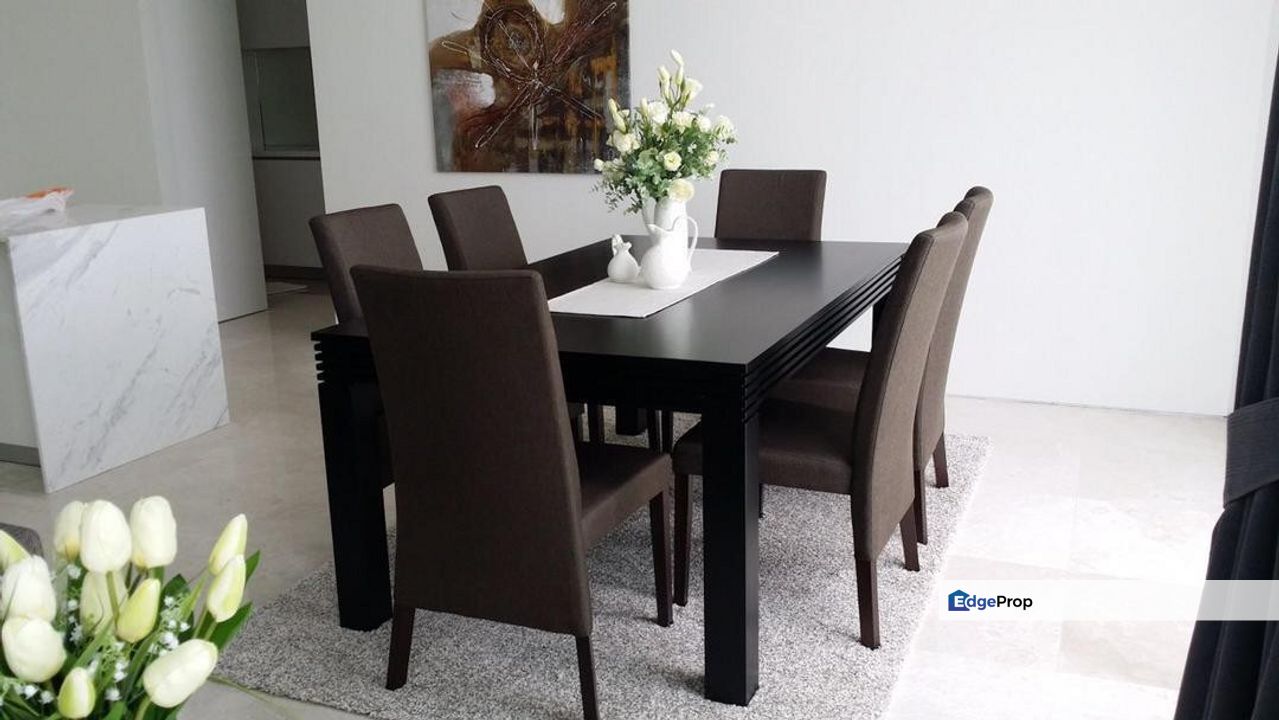 Besides of KLCC park, 7 mins walking to Suria KLCC Twin Towers, Kuala Lumpur, KLCC