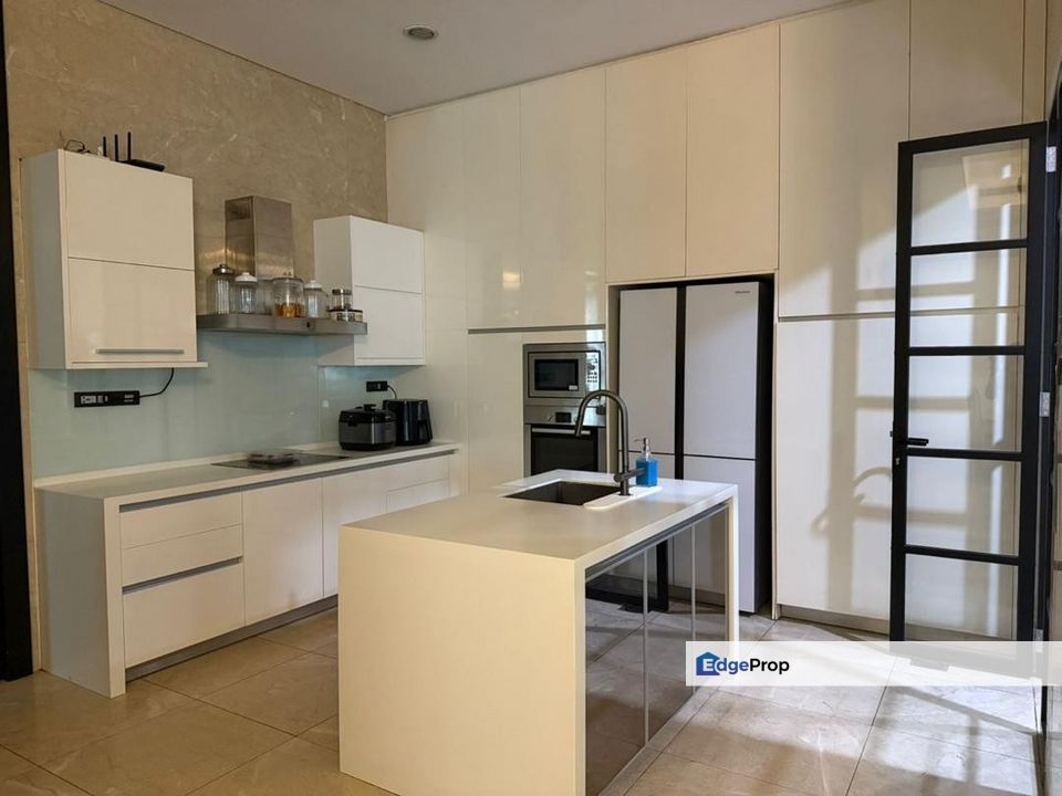 Pearl @ KLCC located at KLCC walkable area. Big size partial furnished with reasonable price, Kuala Lumpur, KLCC