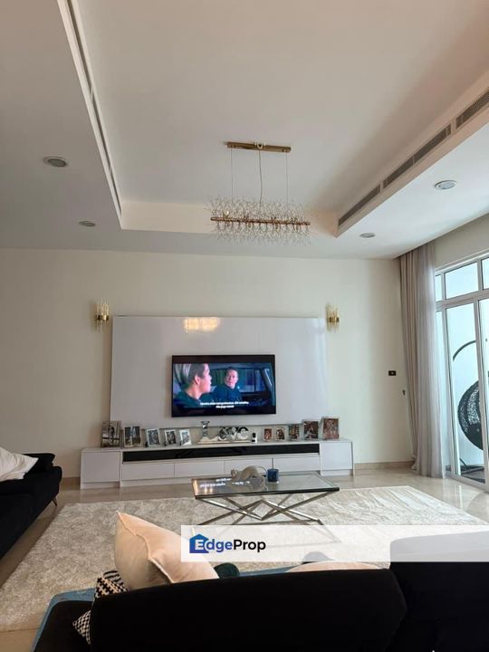 Pearl @ KLCC located at KLCC walkable area. Big size partial furnished with reasonable price, Kuala Lumpur, KLCC