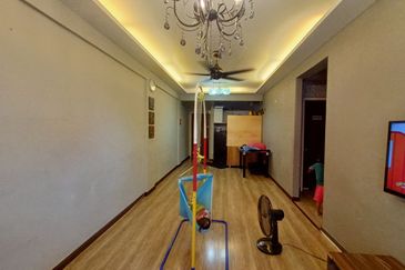 FOR SALE - Level 1 Casaria Apartment Bandar Country Homes Rawang