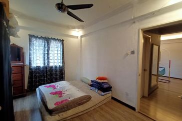 FOR SALE - Level 1 Casaria Apartment Bandar Country Homes Rawang