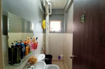 FOR SALE - Level 1 Casaria Apartment Bandar Country Homes Rawang