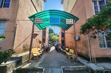 Desa Temenggong Apartment