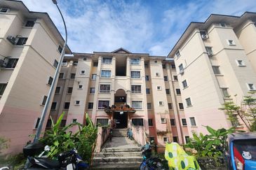 Residensi Warnasari 1