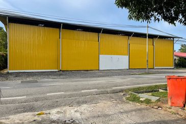 FOR RENT - Warehouse / Store Paya Jaras Dalam Sungai Buloh