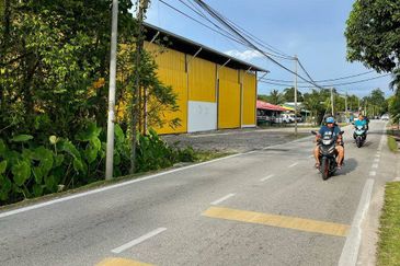 FOR RENT - Warehouse / Store Paya Jaras Dalam Sungai Buloh