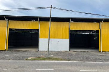 FOR RENT - Warehouse / Store Paya Jaras Dalam Sungai Buloh