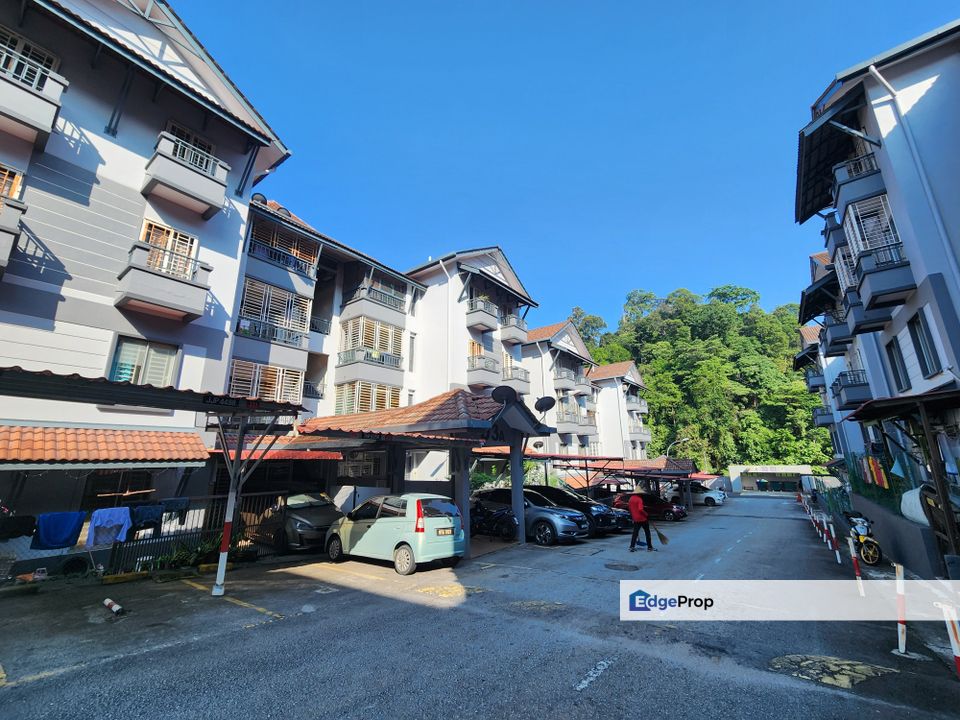 GARDENVILLE TOWNVILLA 1 Level 1 Parking Near Entrace Selayang Heights, Selangor, Selayang