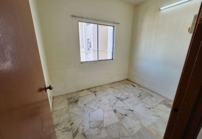 Residensi Warnasari 1