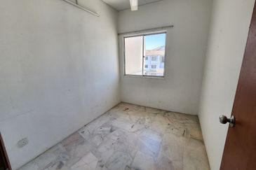 Residensi Warnasari 1