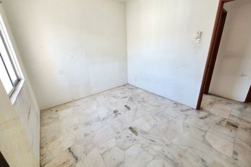 Residensi Warnasari 1