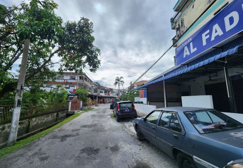 Jalan Besar Selayang Baru 