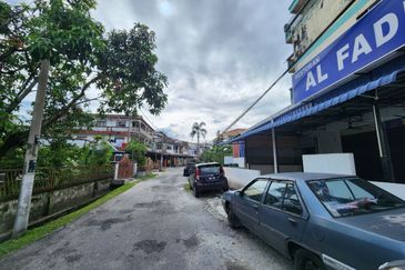 Jalan Besar Selayang Baru 