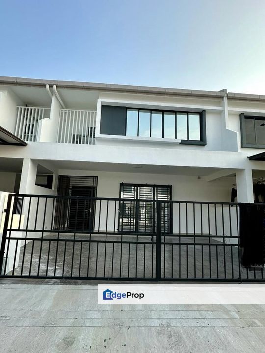 FOR SALE - 5 Bedroom 5 Bathroom Terrace Sejati Lakeside 2 Cyberjaya, Selangor, Cyberjaya