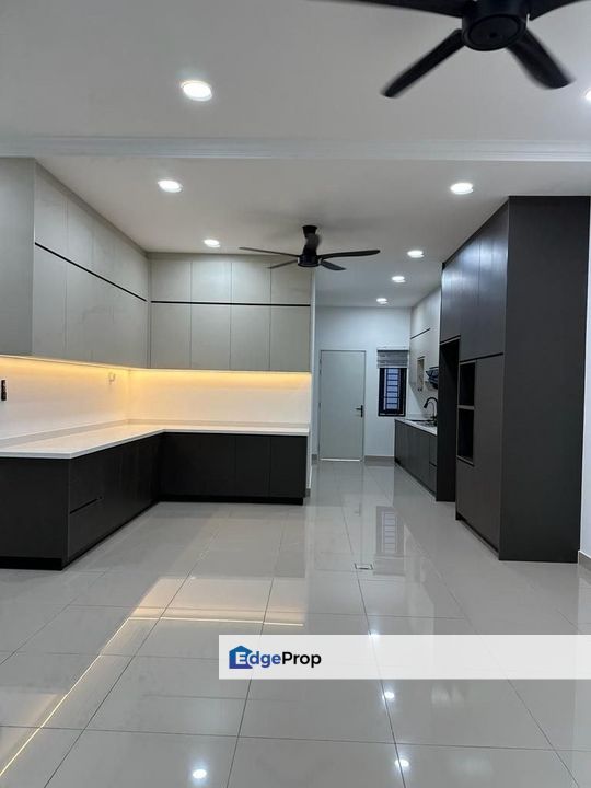FOR SALE - 5 Bedroom 5 Bathroom Terrace Sejati Lakeside 2 Cyberjaya, Selangor, Cyberjaya