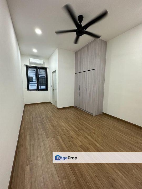 FOR SALE - 5 Bedroom 5 Bathroom Terrace Sejati Lakeside 2 Cyberjaya, Selangor, Cyberjaya
