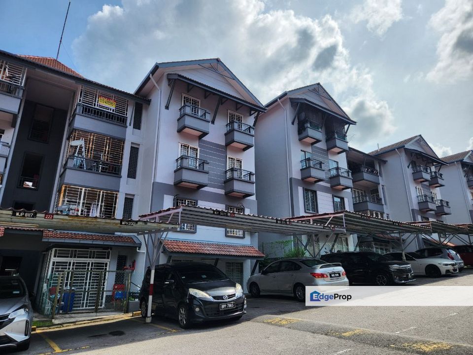NON BUMI - LIKE NEW CONDITION Gardenville Townvilla Selayang Heights, Selangor, Selayang
