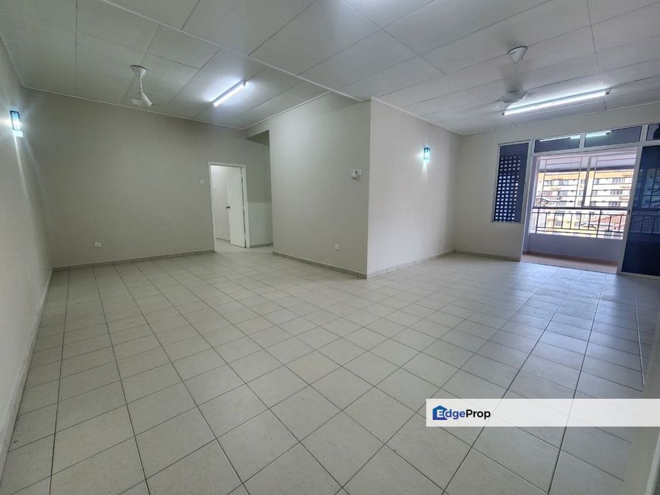 NON BUMI - LIKE NEW CONDITION Gardenville Townvilla Selayang Heights, Selangor, Selayang