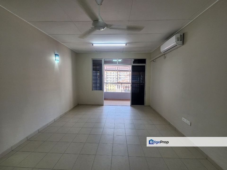 NON BUMI - LIKE NEW CONDITION Gardenville Townvilla Selayang Heights, Selangor, Selayang