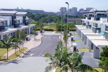 MYDiva, Perdana Lakeview East