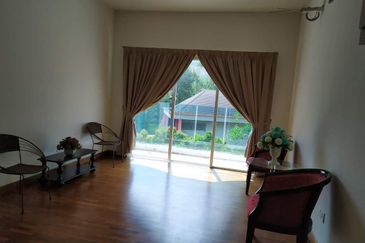 MYDiva, Perdana Lakeview East