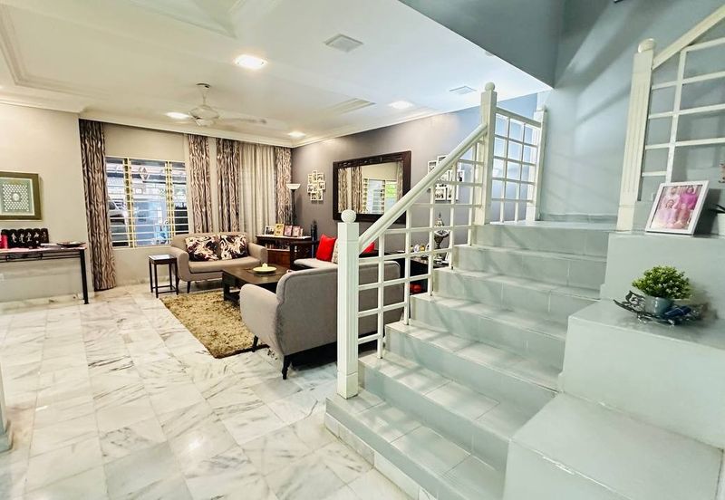 Renovated 2.5 Storey Linked House Bandar Sri Damansara