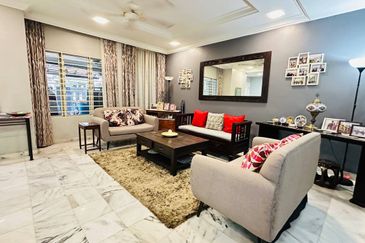 Renovated 2.5 Storey Linked House Bandar Sri Damansara