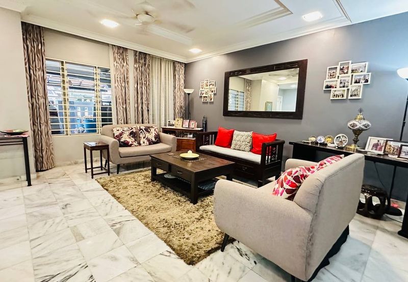 Renovated 2.5 Storey Linked House Bandar Sri Damansara