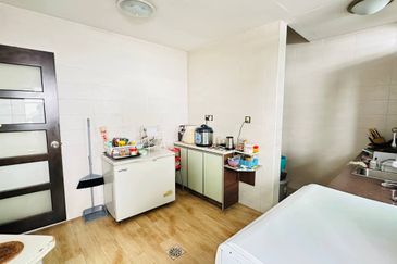 Renovated 2.5 Storey Linked House Bandar Sri Damansara